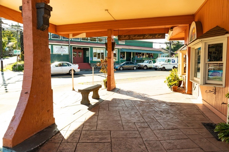 Makawao Town Corner Shops and Casanovas Maui