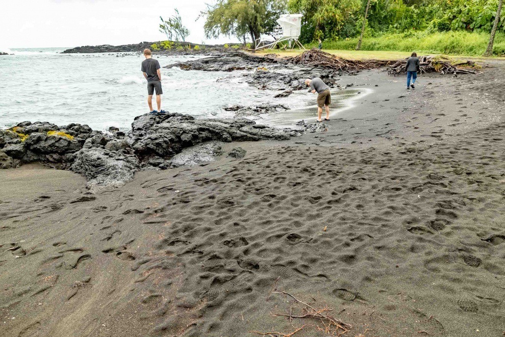 Richardson Black Sand Beach Visitors Hilo Big Island