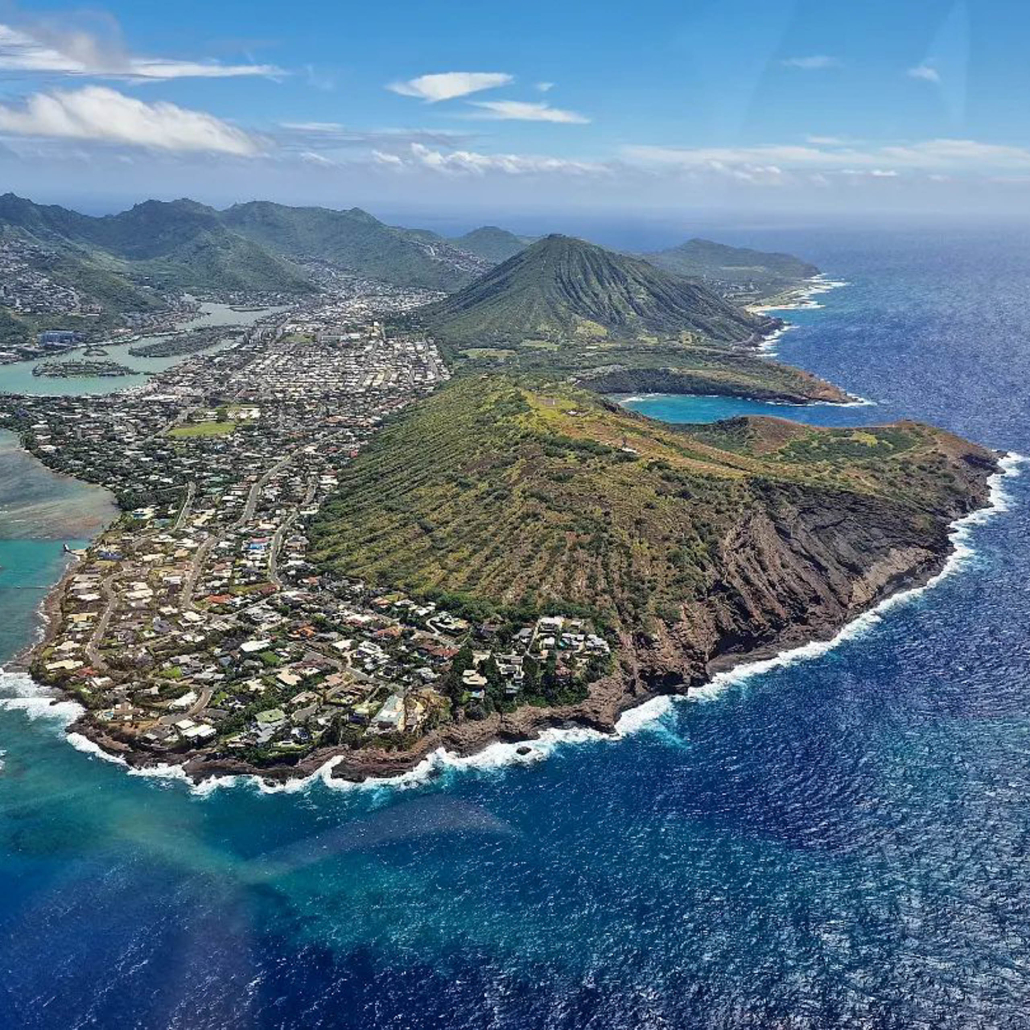 bluehawaiian helicopter around the volcanoes island