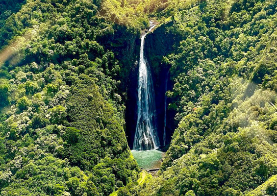 bluehawaiian helicopter around the volcanoes waterfall slider
