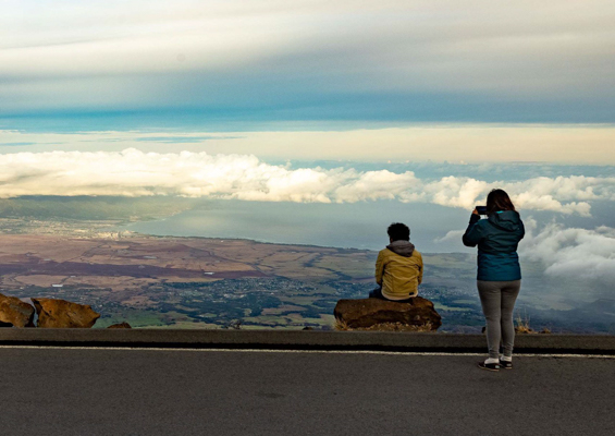 haleakala summit overlook couple maui 