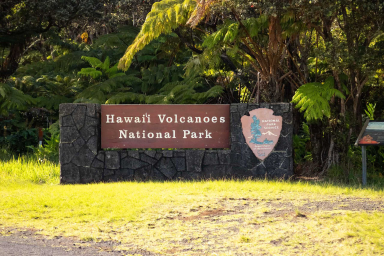 hawaii volcanoes national park sign feature