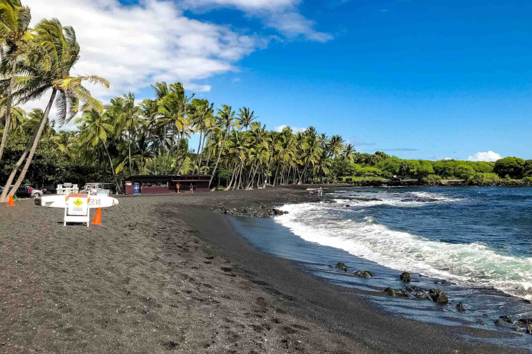 punaluu black sand beach feature