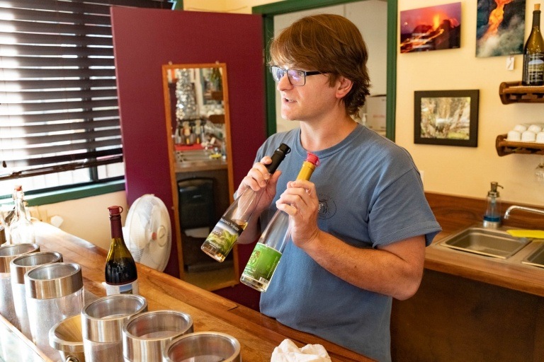 Volcano Winery Wine Tasting Tender Big Island