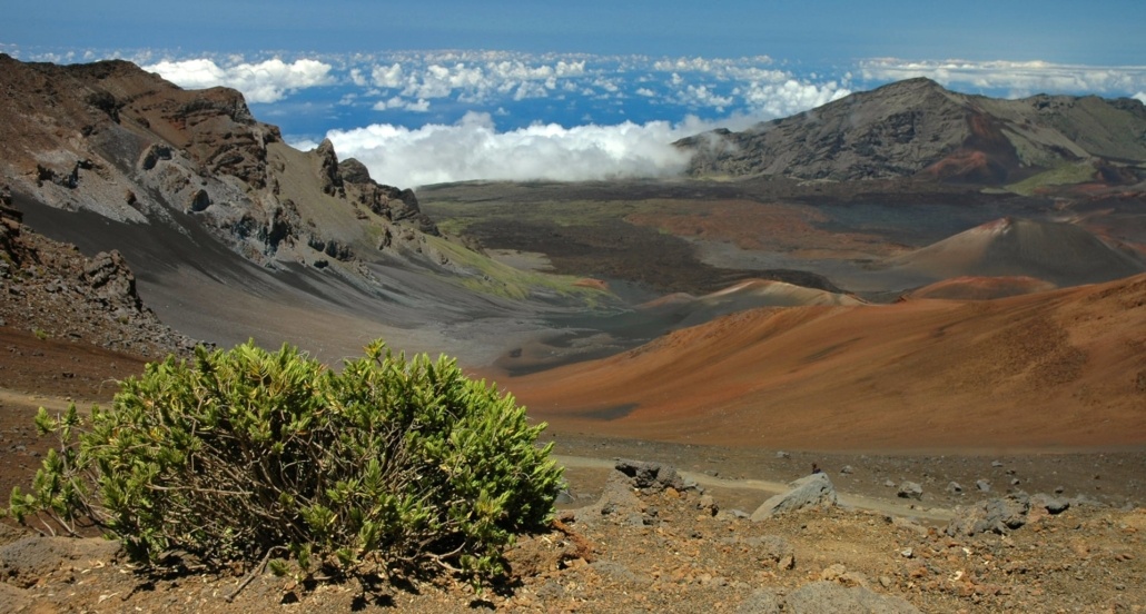 maui volcano hiking excursions