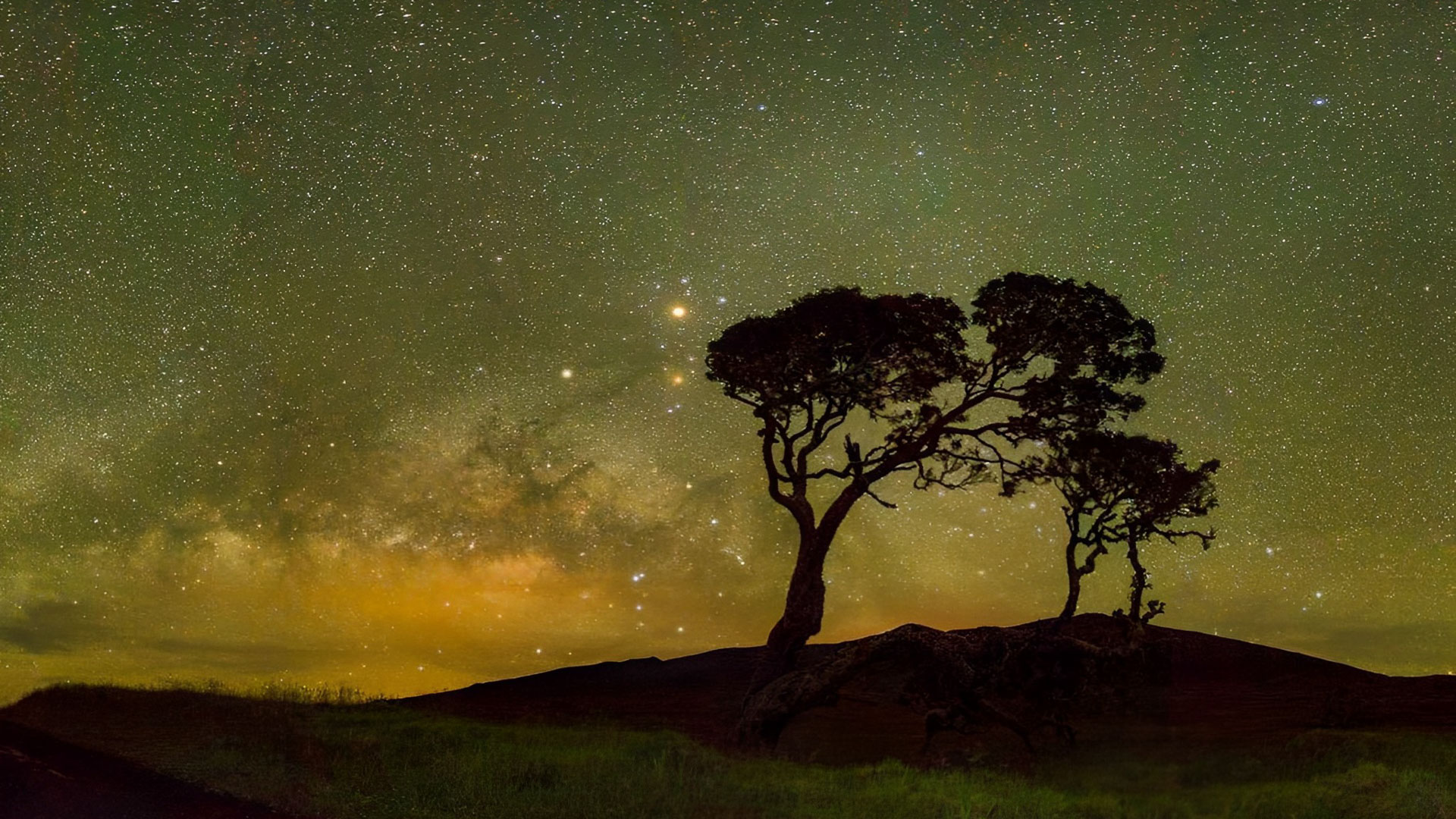 Deluxe Volcano Twilight and Stargazing Adventure | Volcano Tours