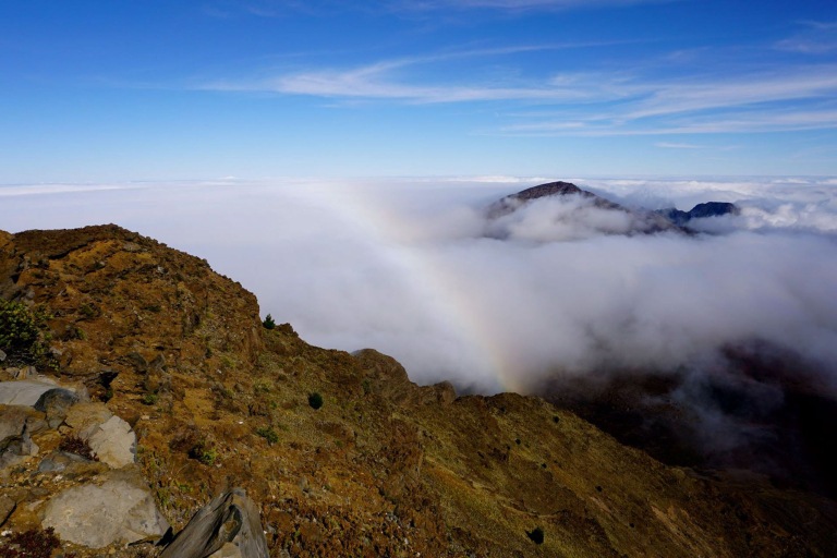 holoholomauitours exclusive maui volcano exploration haleakala rainbow