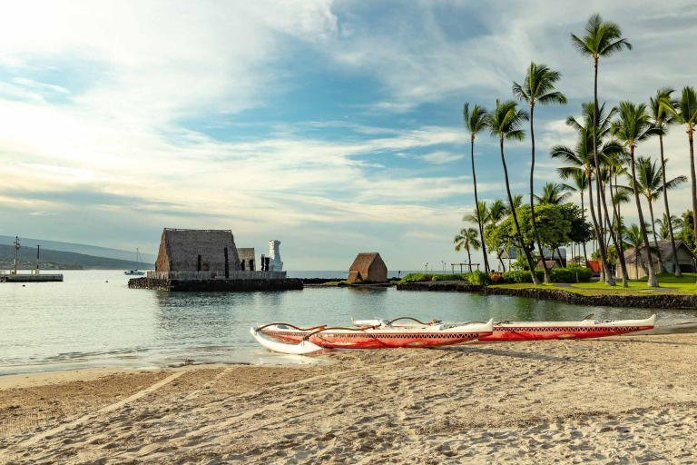 hotel king kamehameha kona canoe beach feature