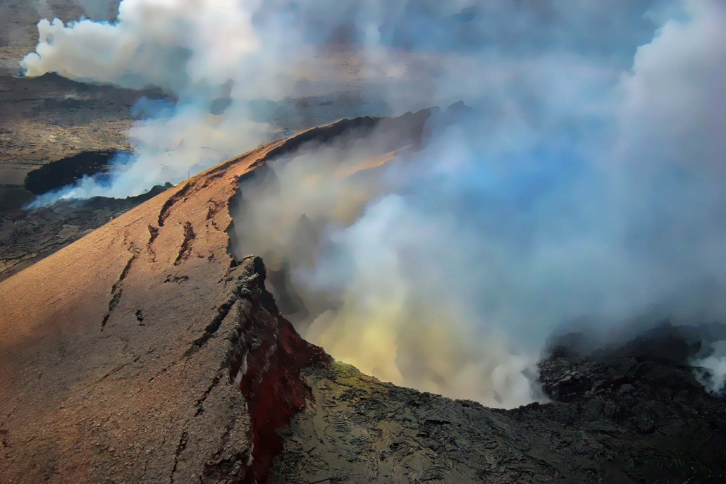 witness the lava flows of kilauea one of the most active volcanoes on earth big island hawaii