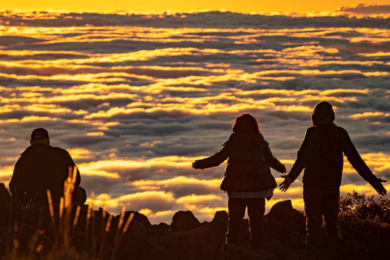 haleakala hiking cloud visitors header haleakala