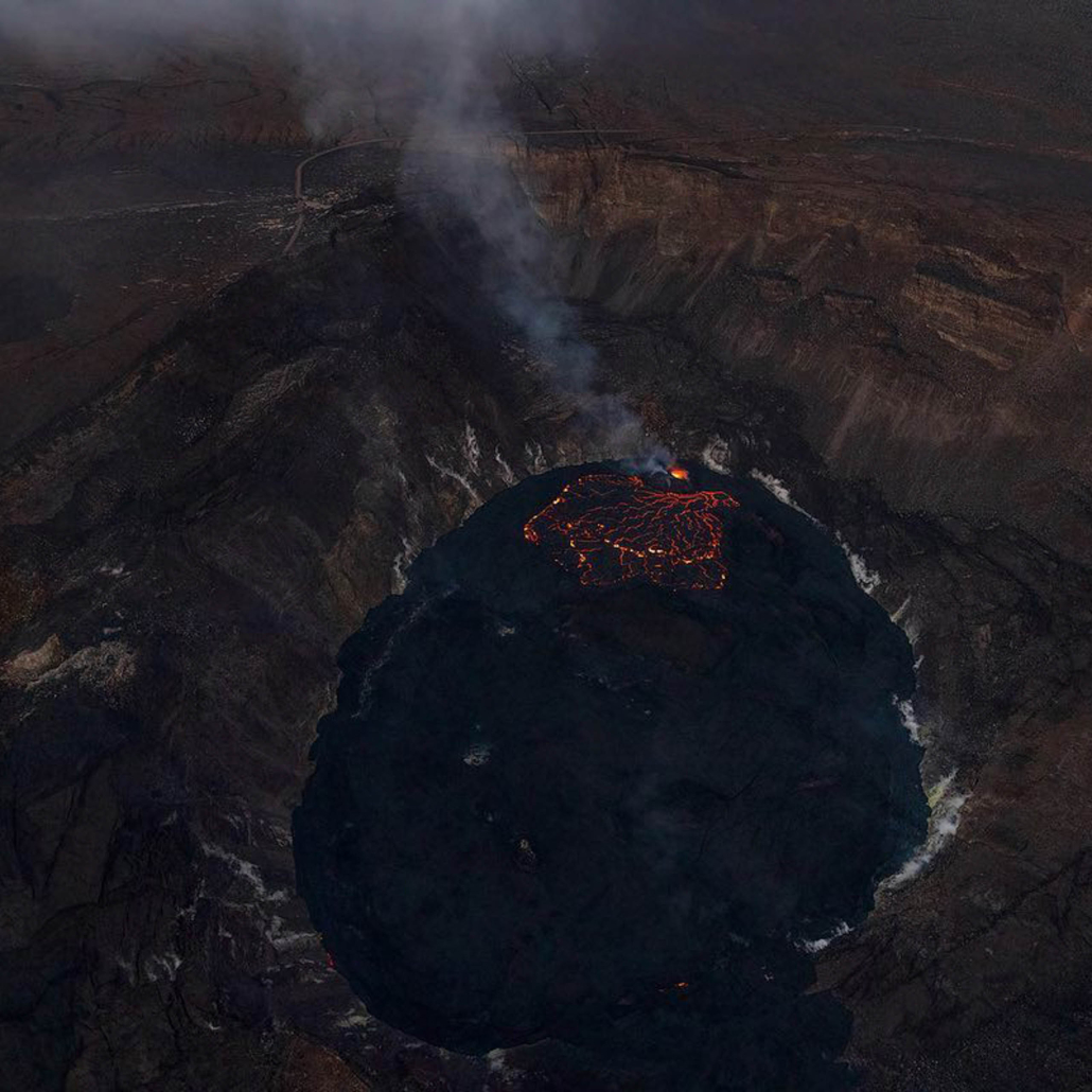latest kilauea overflight showing the continued activity within halemaumau crater big island paradise helicopters 