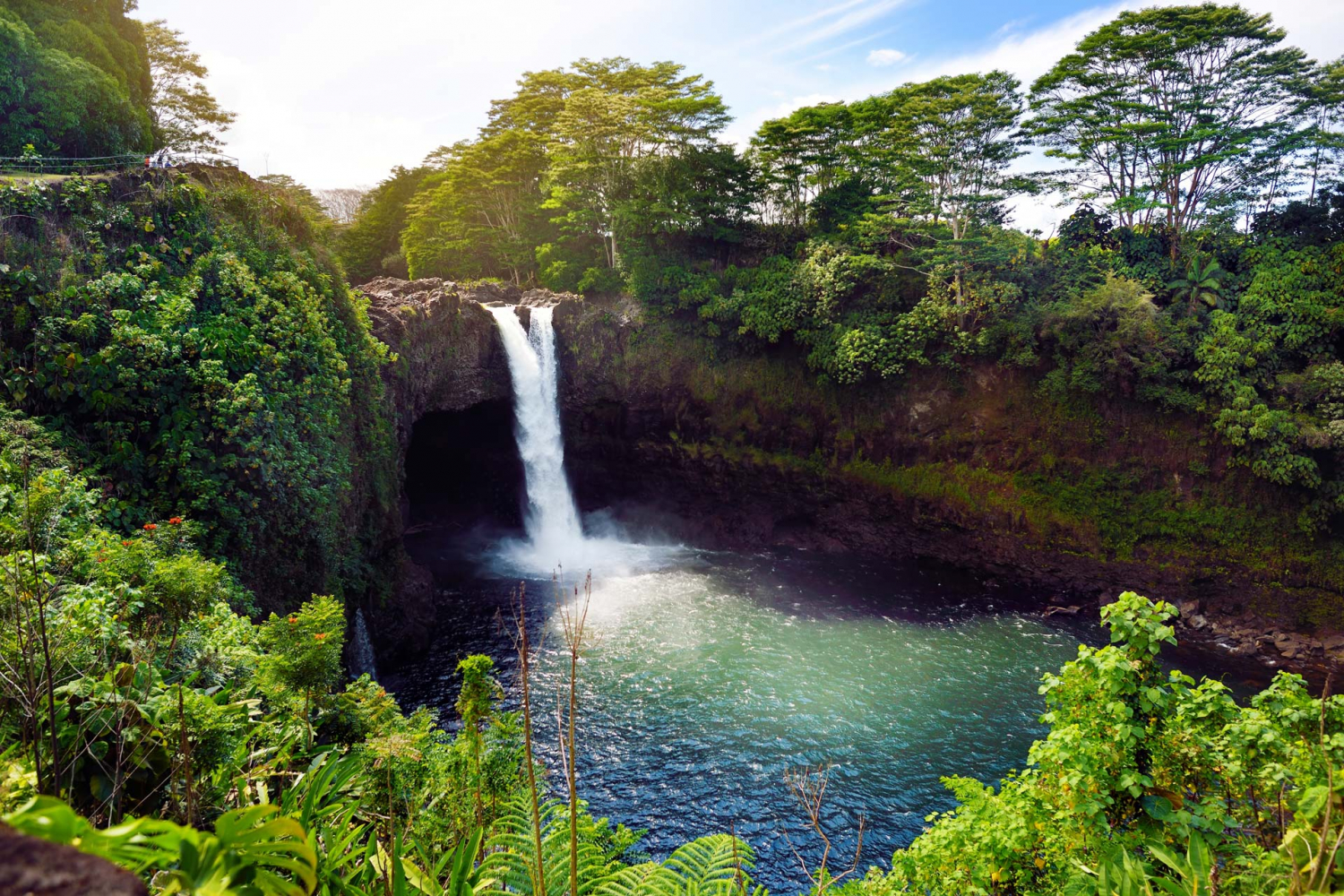 majestic rainbow falls big island of hawaii