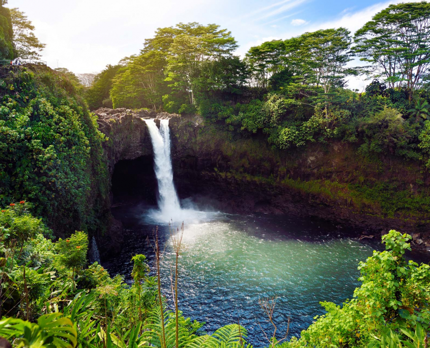 majestic rainbow falls big island of hawaii