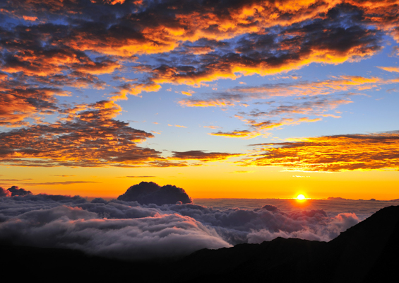 sunrise on the summit of haleakala maui 