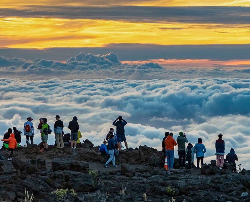 haleakala sunset crowd along summit road maui